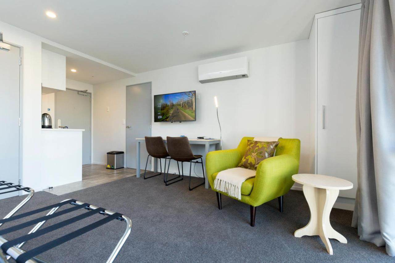 כרייסטצ'רץ' 2 On Whiteleigh And 239 On Lincoln Motel מראה חיצוני תמונה A typical studio apartment