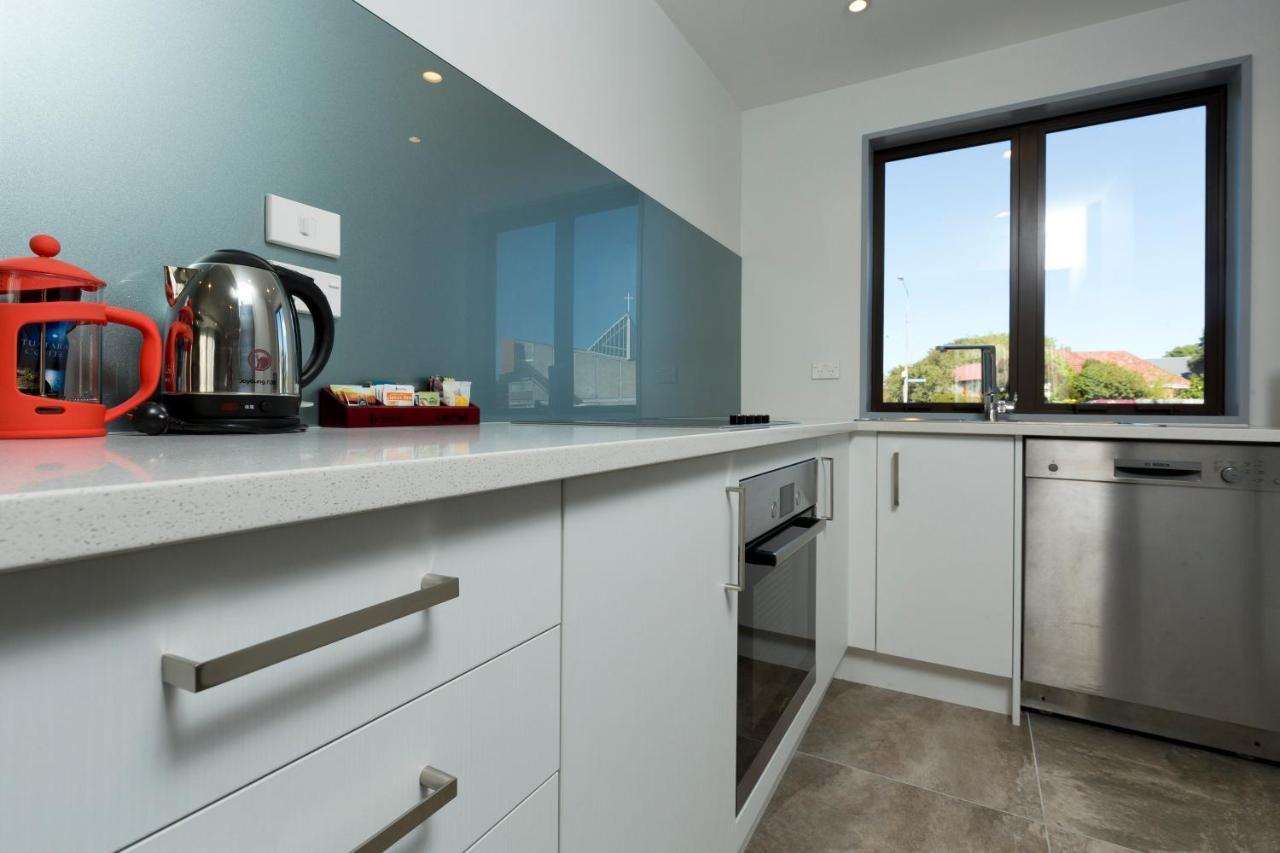 כרייסטצ'רץ' 2 On Whiteleigh And 239 On Lincoln Motel מראה חיצוני תמונה A modern kitchen