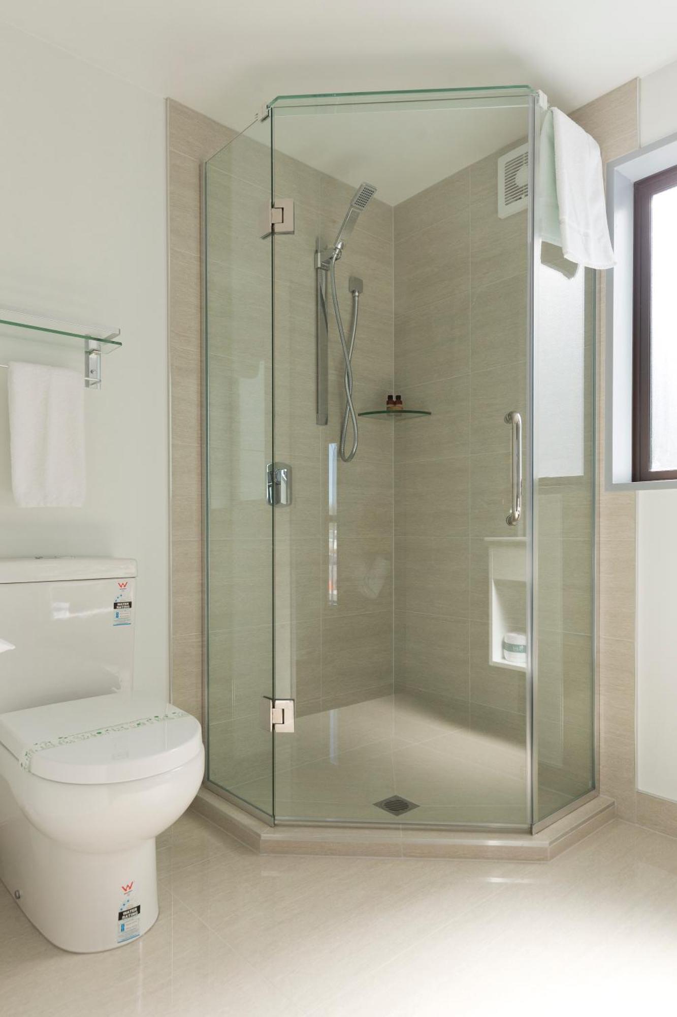 כרייסטצ'רץ' 2 On Whiteleigh And 239 On Lincoln Motel מראה חיצוני תמונה A shower enclosure