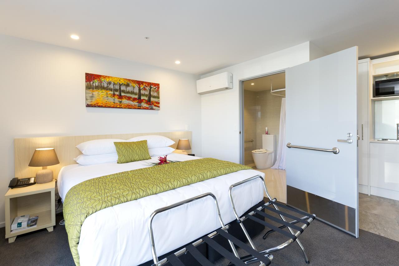 כרייסטצ'רץ' 2 On Whiteleigh And 239 On Lincoln Motel מראה חיצוני תמונה A bedroom in a serviced apartment